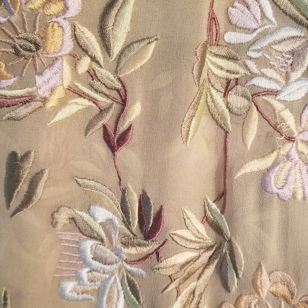 VINTAGE DKNY 100% SILK FLORAL EMROUDERED SLIP DRESS SUMMER TIME!